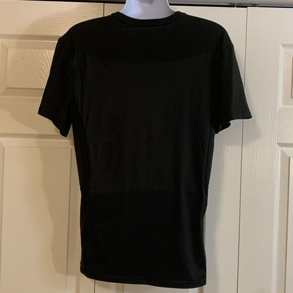5.11 TACTICAL, conceal carry T shirt, 2XL, like new condition - Picture 5 of 10